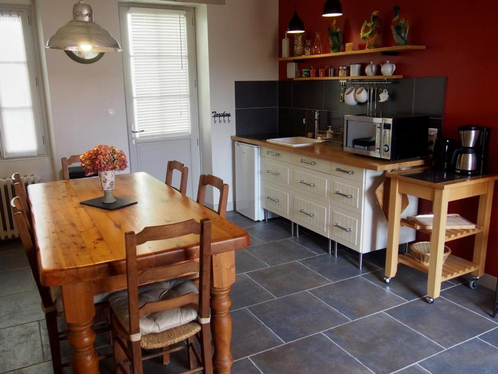 Chambres D'Hotes Rue Du Poids Бургей Екстериор снимка