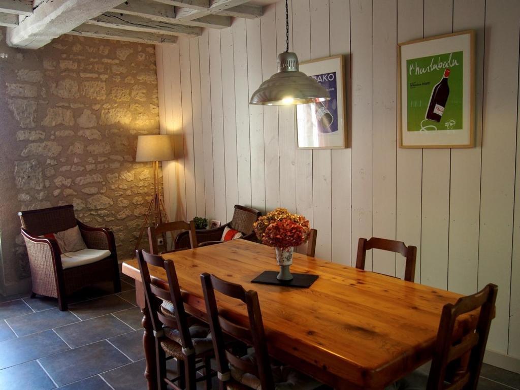 Chambres D'Hotes Rue Du Poids Бургей Екстериор снимка