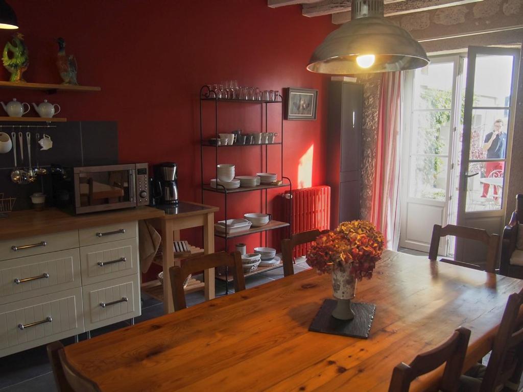 Chambres D'Hotes Rue Du Poids Бургей Екстериор снимка