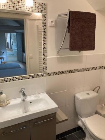 Chambres D'Hotes Rue Du Poids Бургей Екстериор снимка